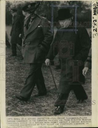 1944 Press Photo Dwight Eisenhower,  Winston Churchill Inspect Troops During Wwii