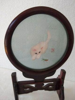 CHINESE SILK DOUBLE SIDE HAND EMBROIDERY CAT WITH GLASS & FRAME ON WOOD STAND 3