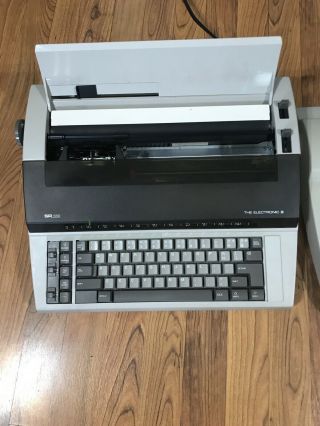 Sears Sr1000 Portable Electric Typewriter Electronic Iii - Vintage