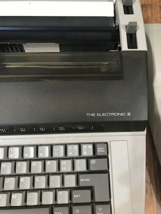 Sears SR1000 Portable Electric Typewriter Electronic III - Vintage 2