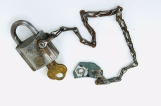 Vintage Us Navy Padlock Usn With Key And Chain Chicago Lock Co Gray Wwii Wartime