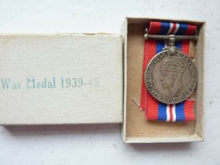 Wwii Canadian Silver War Medal With Storage Box