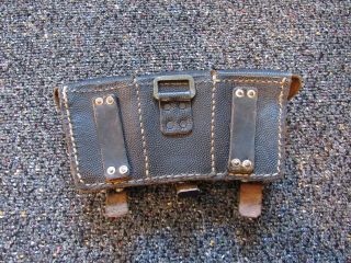 WWII German K98 black pebbled leather ammo pouch unmarked 2