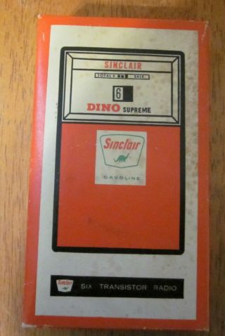 Vintage Sinclair Gasoline Dino Gas Pump Transistor Radio w/box & it 2