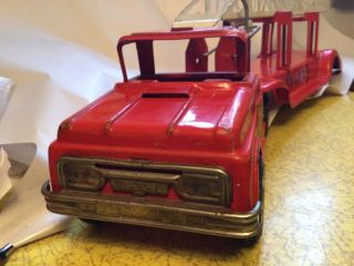 PRESSED STEEL LADDER FIRE TRUCK BY BUDDY L TOYS 26 INCH LONG 2