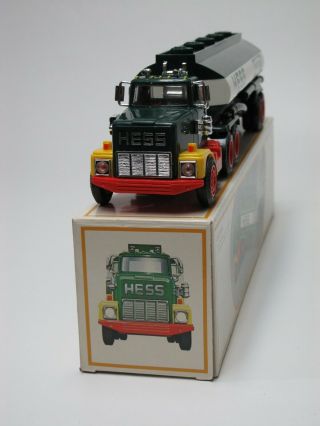 1984 Hess Toy Fuel Oil Tanker Truck Bank 2