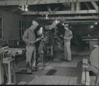 1943 Press Photo Woodworking Shop For Japanese Pows At Camp Mccoy,  Wisconsin