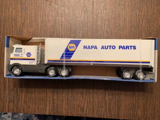 Nylint Napa Auto Parts Pressed Steel Semi Truck & Trailer 9126 - N Sound & Lights