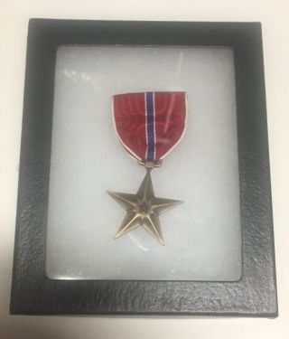 World War 2 U.  S Bronze Star Medal With Glass Display Case