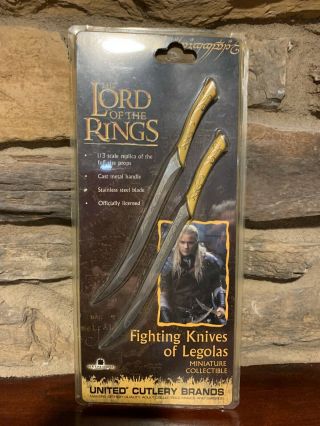The Lord Of The Rings Fighting Knives Of Legolas (in Package) United Cutlery