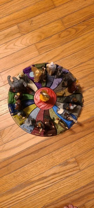 Lord of the Rings models on circular stand,  Burger King toys,  Complete set,  2001 2