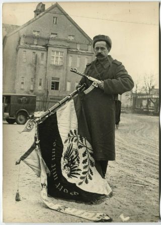 Wwii Press Photo: Russian Soldier With Trophy German Flag,  Poland Feb 1945