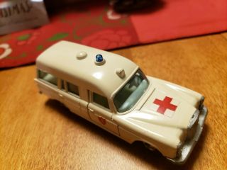 Matchbox King Size K - 6 Mercedes Benz Binz Ambulance W/ Patient & Blanket
