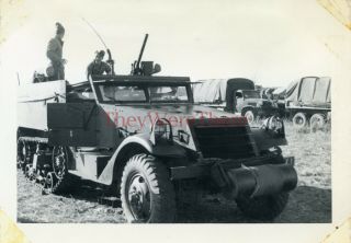 Wwii Photo - 1st Armored Division - Shot Us Gis On M3 Half Track W/ Guns