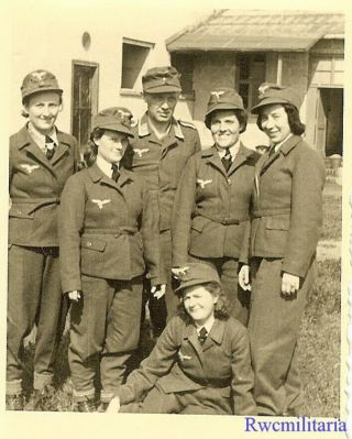 RARE Female Luftwaffe Blitzmädel Helferin Girls Posed w/ Soldier Friend 2