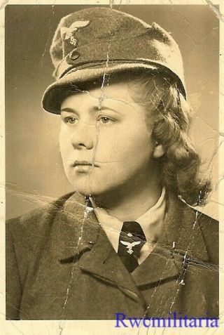 Rare Studio Pic Female Luftwaffe Uniformed Blitzmädel Helferin Girl; 1943