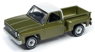 1/64 Auto World 1973 Chevrolet Cheyenne Stepside In Lime Green And White