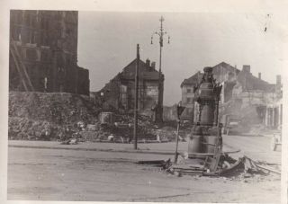 Wwii Cic Snapshot Photo Bombed Ruins Market Square Aachen Germany 79