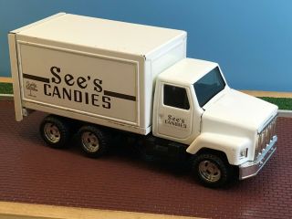 Vintage Ertl Pressed Steel International Box Truck Sees Candies White 80s Usa
