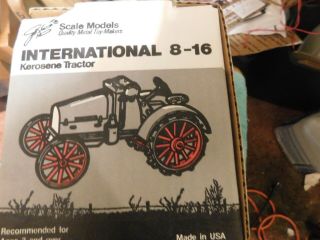 1/16 scale International 8 - 16 kerosene tractor box 2