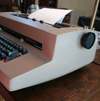 Vintage IBM Selectric II Typewriter w/self correction key Very & 5