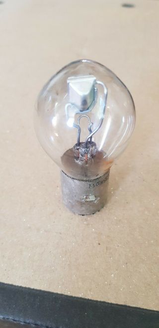 German vehicle light bulb.  ww2 wehrmacht pioneer heer ss gebirgsjäger lw 2