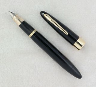 C 1947 Sheaffer Valiant Fountain Pen,  Restored