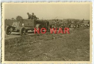 Wwii German Photo Soldiers Close Truck W Gun,  Moto At War March,