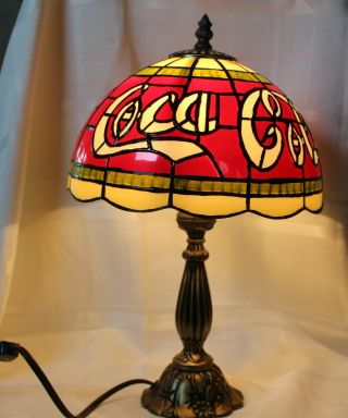 Vintage Coca - Cola Tiffany Style Stained Glass Look Plastic Shade Desk/pub Lamp