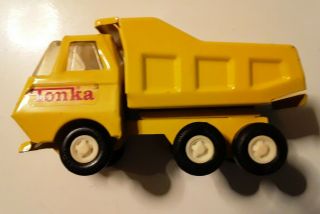 Vintage 1970’s Yellow Tonka Dump Truck Diecast Metal 55010 With Tilting Bed