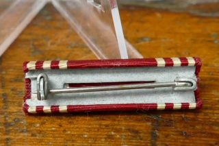 Vintage WW2 US Army Good Conduct Red & White Ribbon Bar Pin Back 2