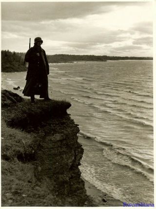Press Photo: On Wacht Wehrmacht Rifleman Posted On Coast; Narwa,  Estonia 1944