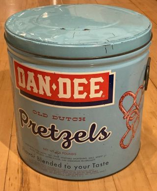 Rare Vintage Dan - Dee Old Dutch Pretzel Tin Blue 2 1/2 Pound Cleveland Oh