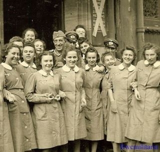 Port.  Photo: Rare Female Wehrmacht Helferin Girls In Work Dresses On Street