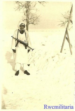 WINTER WARRIOR Wehrmacht Soldier in Snow Camo w/ MP - 40 Sub - MG; Russia,  1942 2