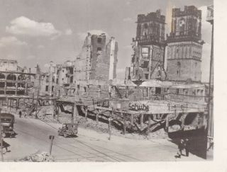 Wwii Photo Us Army Truck & Jeep In Bombed Ruins Of 1945 German City 114