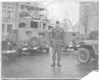 Vintage Photo Wwii Era Of Us Army Soldier By Motor Pool Ph119
