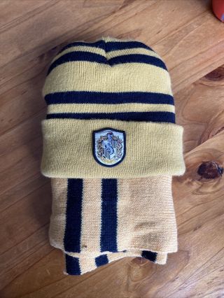 Harry Potter Hufflepuff Scarf And Hat 2