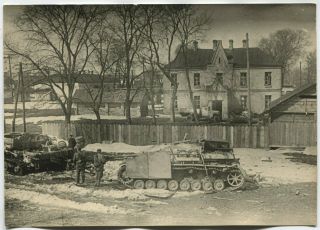 Wwii Press Photo: Abandoned German Tank Destroyers,  Ukraine 1944