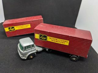 Matchbox Lesney Major Pack No.  2 Bedford Tractor & York Freightmaster Trailer