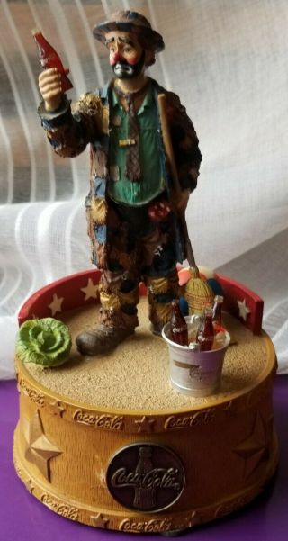 1994 Coca - Cola Musical Figurine " Pause For A Coke " Featuring Emmett Kelly.