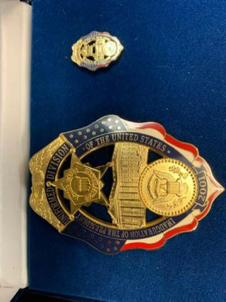 U.  S.  Secret Service 2001 Inauguration Commemorative badge and pin 2