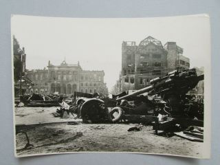 Wwii German Press Photo May 1945 Wrecked 88mm Flak Gun Berlin