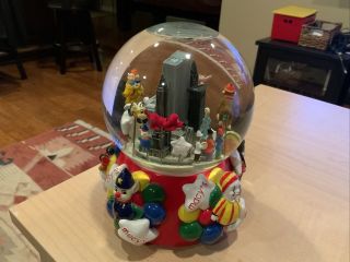2001 Macys Thanksgiving Day Parade Snow Globe 75th Anniversary - With Twin Towers 3