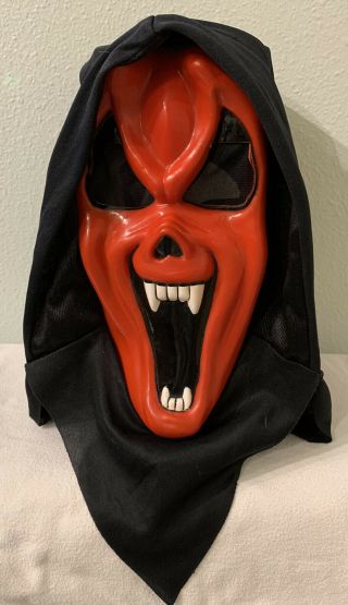 Vtg.  Fun World Div.  Red Vampire Mask Easter Unlimited Ghost Face Scream Hooded