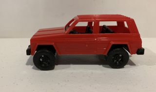 Vintage Tootsietoy Usa Jeep Cherokee 4x4 Red Plastic 5.  75