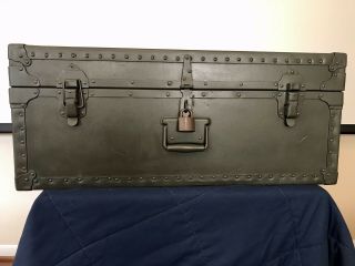 Vintage Military Foot Locker Trunk Ww2 Era W/tray &us Lock/key