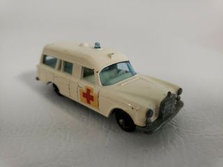 Vintage Matchbox Lesney Mercedes Benz Ambulance 3 Binz