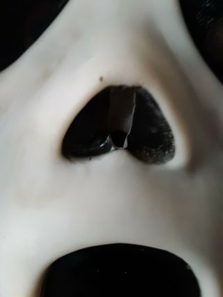 Scream Mask Fantastic Faces Fun World Gen 1/2 Div Stamp Ghost Face Glow Hooded 3