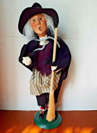 Byers Choice The Carolers Halloween Witch With Broom Figure 13.  5 "